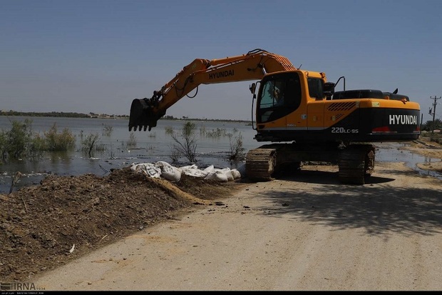 شهر دارخوین از 2 محور در تهدید سیلاب قرار گرفت
