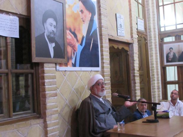 محمود النجفی: سید احمد خمینی احیاگر راه و رسم امام خمینی(س)بود/ امام امنیت و آرامش را برای ایران به ارمغان آورد