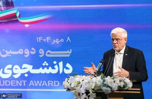 عارف: مهاجرت بد نیست، اگر با برگشت به کشور همراه باشد/ جنگ ۱۲ روزه وزن‌کشی علم و فناوری بود/رفع دغدغه‌های دانشگاه‌ها باید جز اقدامات راهبردی باشد/ امروز فرصت تکرار برخی اقدامات گذشته را نداریم