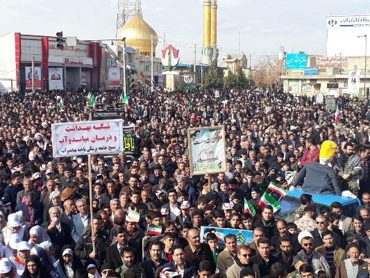 بصیرت، معنویت و اتحاد حول محور ولایت، ضامن بقای انقلاب اسلامی