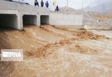 یزدی ها  از نزدیک شدن به مسیر رودخانه‌های فصلی خودداری کنند