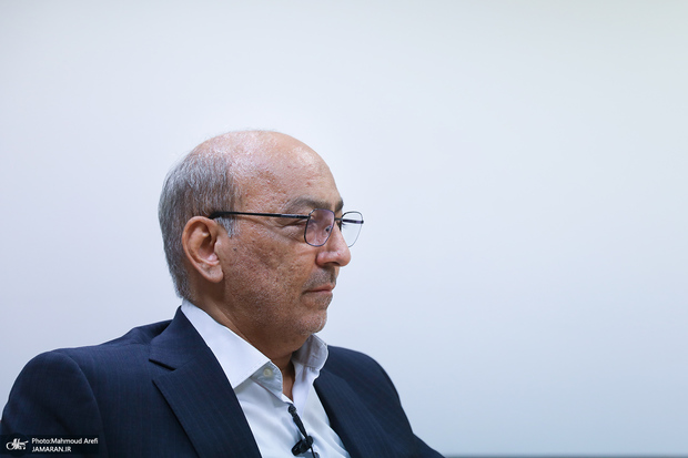 علی شکوری راد از زندان آزاد شد 