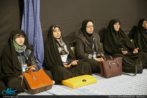 تجدید میثاق نمایندگان نهمین دوره مجلس دانش آموزی با آرمانهای امام راحل (ره)