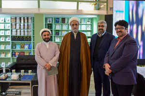 غرفه موسسه تنظیم و نشر آثار امام خمینی (س) در سی و سومین نمایشگاه بین المللی قرآن کریم-2