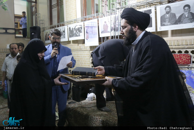 مراسم بزرگداشت خانواده های شهدای 15 خرداد و مدافع حرم توسط سید علی خمینی