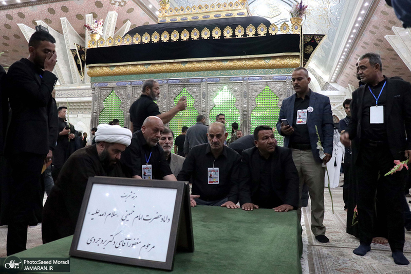 ادای احترام جمعی از موکب داران عراقی نسبت به مقام شامخ حضرت امام(س)