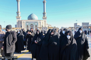 مراسم تشییع مرحوم حاج عیسی جعفری خادم امام خمینی (ره) در حرم حضرت معصومه (س)