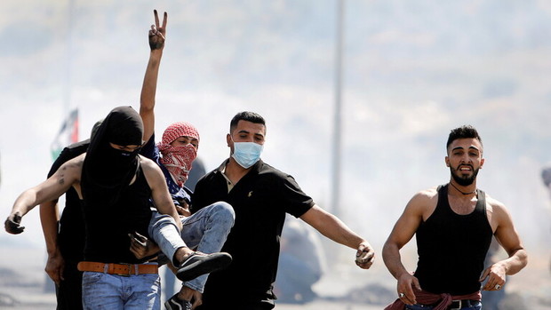 جوانان فلسطینی در کرانه باختری با نظامیان صهیونیست درگیر شدند