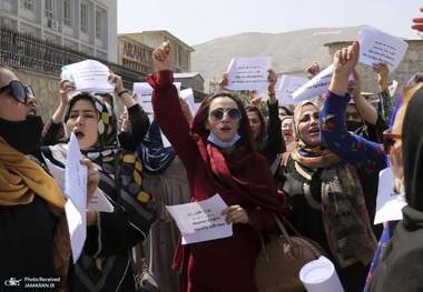 سرکوب  زنان معترض افغانستانی توسط طالبان