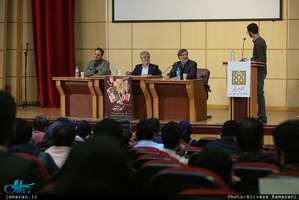 اکران دانشجویی فیلم ترور سرچشمه در دانشگاه علوم پزشکی تهران با حضور محمدرضا بهشتی و محمود صادقی 