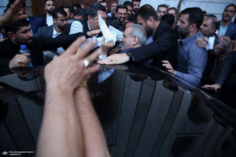 تقدیر از حضور مردم با حضور رئیس جمهور منتخب مسعود پزشکیان