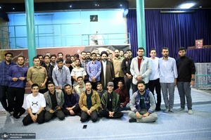 بازدید جمعی از داشجویان دانشگاه‌های آذربایجان شرقی از حسینیه جماران