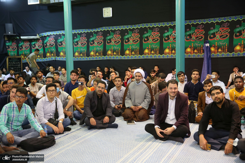 بازدید جمعی از دانشجویان بین‌الملل دانشگاه علامه طباطبایی به عنوان سفیران تمدن اسلامی از جماران