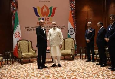 دیدار پزشکیان با نخست وزیر هند + عکس