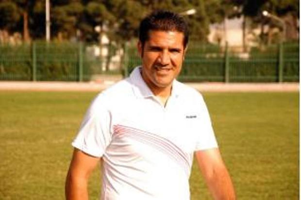 سرمربی تیم فوتبال کیمیا فرآیند قم: شاکله اصلی این تیم از بازیکنان بومی است