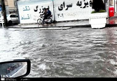 بارش شدید باران باعث آبگرفتگی معابر ورامین شد