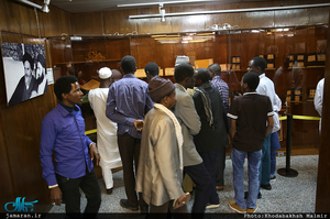 بازدید جمعی از شیعیان کشور نیجریه از بیت امام خمینی (س) در جماران