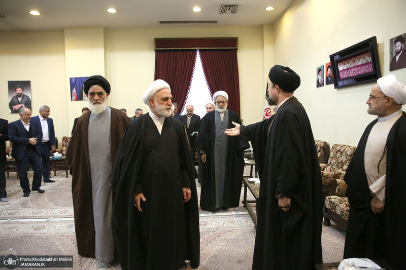 حاشیه های تجدید میثاق رئیس قوه قضائیه و مسئولان عالی قضایی با آرمان‌های حضرت امام خمینی (س)