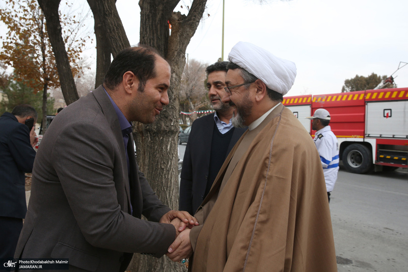 بازدید آیت الله دری نجف آبادی از نمایشگاه عکس امام دل‌ها‎