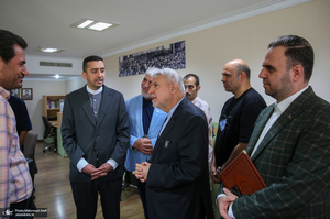 حضور وزیر میراث‌فرهنگی، گردشگری و صنایع‌دستی در جماران به مناسبت روز خبرنگار
