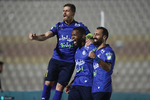 آخرین اخبار پرسپولیس و استقلال| مجیدی اجازه تمرین به این بازیکن نداد! ؛ وریا غفوری تبرئه شد/ حضور هواداران در دیدار سرخ پوشان و صنعت‌نفت 
