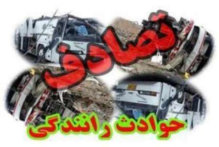 برخورد تریلی با خودروی سواری درجاده اصفهان-نطنز یک کشته و 4مصدوم داشت