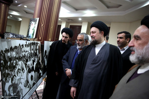 بازدید سید حسن خمینی از نمایشگاع عکس امام امت