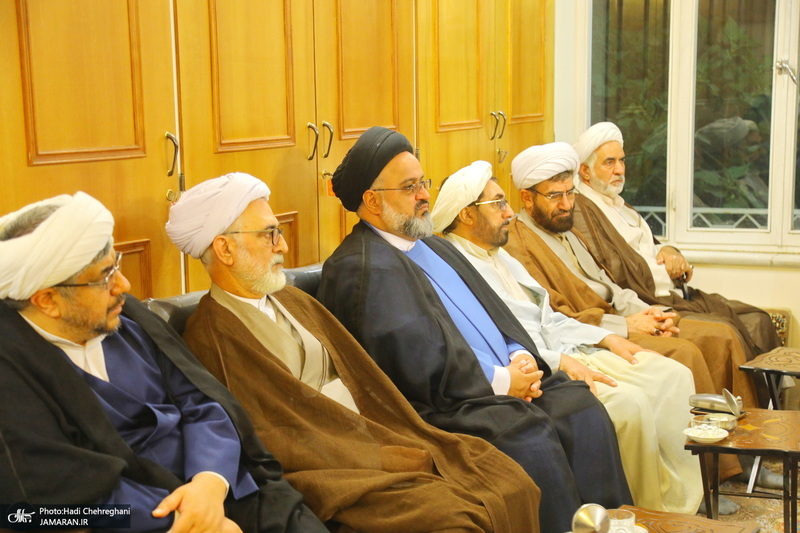 نشست علمی با موضوع  امام خمینی(ره) نهضت و نظام اسلامی