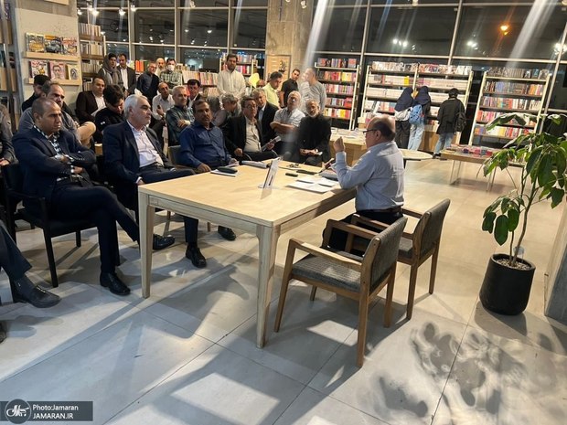 رونمایی از کتاب «حِتَه – نغمه های غروب»/ کیانوش‌را‌د: روایت‌ رسمی دولت‌ها با دقت بررسی شود/ حته کعبی عاشق بود، شرور نبود!