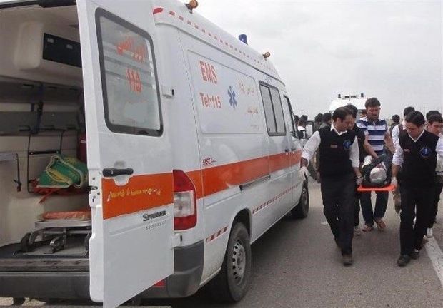 واژگونی خودرو سواری در تهران ۴ نفر را روانه بیمارستان کرد