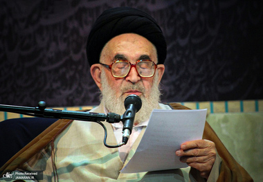 آیت‌الله العظمی دستغیب: مردم شریف و موقعیت‌شناس ایران اسلامی و مسئولین خدمتگزار با وحدت و همدلی، امید فرعونیان زمان را ناامید کنند