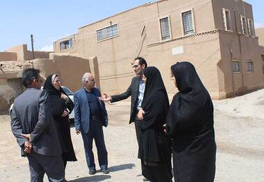 توانمندسازی ساکنان محلات حاشیه شهرها بیشتر مورد توجه باشد