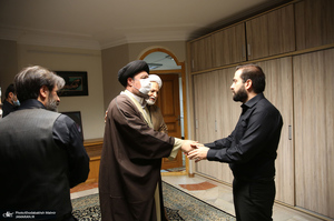 حضور سید حسن خمینی در منزل مرحوم آیت الله ری شهری (ره)