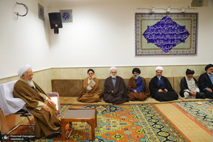 عمامه گذاری طلاب به مناسبت نیمه شعبان