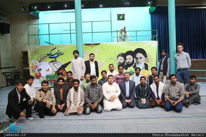 بازدید جمعی از دانشجویان زبان فارسی از کشورهای هند، پاکستان ،عراق ، سودان،مالزی از بیت امام در جماران