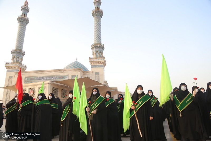 پیاده روی خادمان حرم کریمه اهل بیت(ع) در شب ولادت امام رضا(ع)