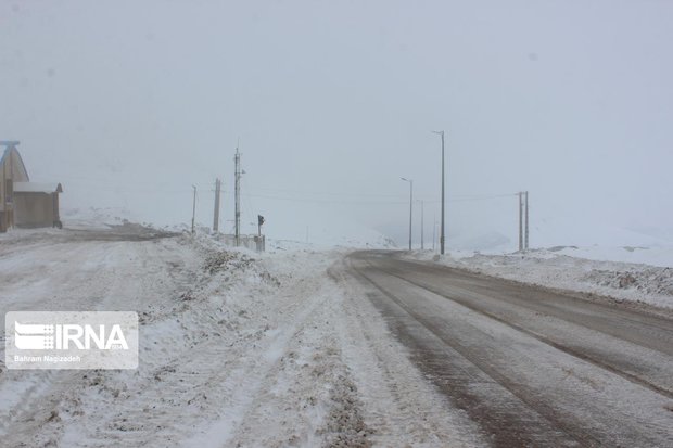 راه‌های کردستان باز اما تردد فقط با زنجیر چرخ امکان‌پذیر است