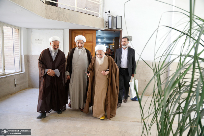 بازدید آیت الله العظمی جوادی آملی از کتابخانه موسسه امام جعفرصادق (ع)