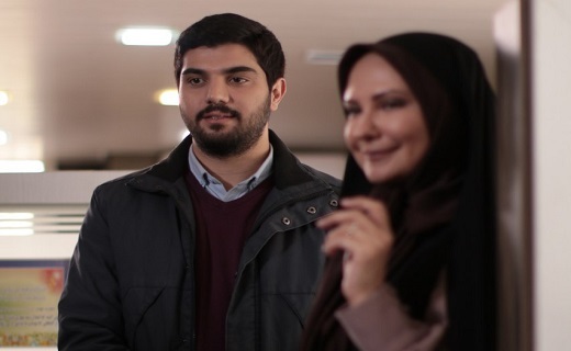 سینا مهراد در جمع خانواده شهدای میناب+ ویدیو 