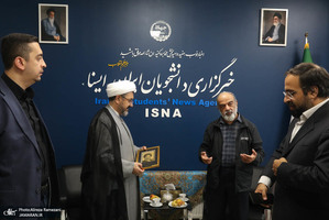 بازدید رییس موسسه تنظیم و نشر آثار امام خمینی (ره) از خبرگزاری ایسنا