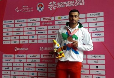 خسروانی مدال برنز پرش طول مردان را بر گردن آویخت

