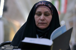 ادای احترام شرکت‌کنندگان در مسابقات بین‌المللی قرآن کریم نسبت به امام خمینی(س)