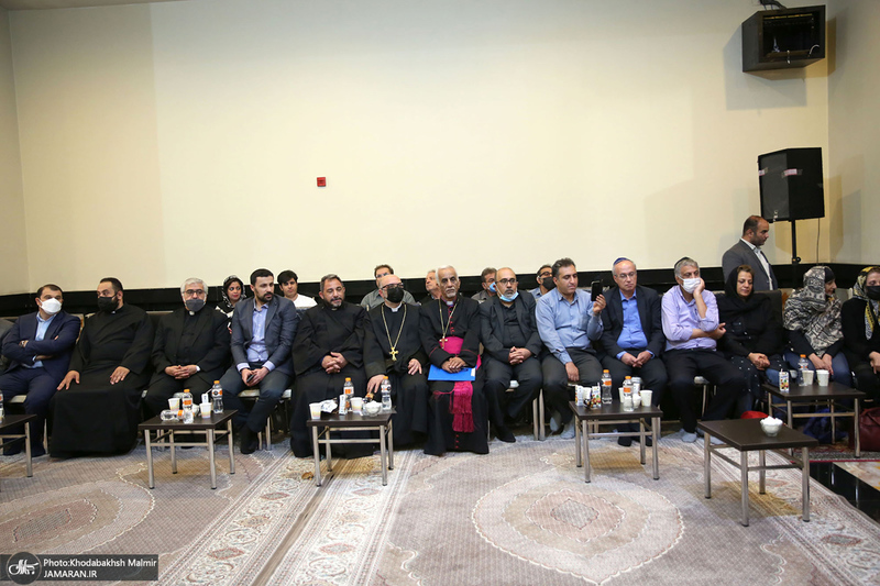 دیدار جمعی از نمایندگان پیروان ادیان الهی با سید حسن خمینی
