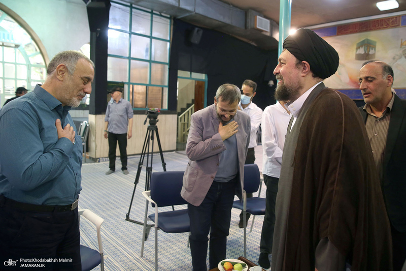 نشست صمیمانه دست اندر کاران و عوامل فیلم مستند «احمد» با سید حسن خمینی