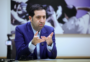 سعید آجورلو: گروه‌هایی با شعارهای انقلابی، در حال حذف انقلابی‌های واقعی هستند/ در جریان اصولگرا، افراد و گروه‌هایی را داریم که در پی نقش‌آفرینی به جای ولی فقیه اند!