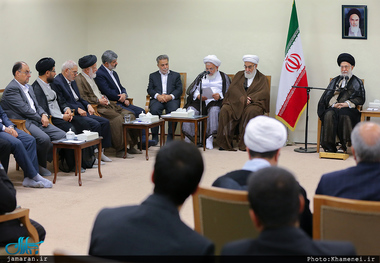 دیدار دست‌اندرکاران کنگره مرحوم آیت‌الله حاج شیخ غلامرضا یزدی (فقیه خراسانی) با رهبر معظم انقلاب