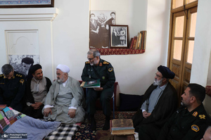 حضور جانشین فرمانده کل انتظامی کشور در  بیت و زادگاه امام خمینی