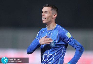 عکس| خوشحالی جنجالی آسانی بعد از امضای برد استقلال