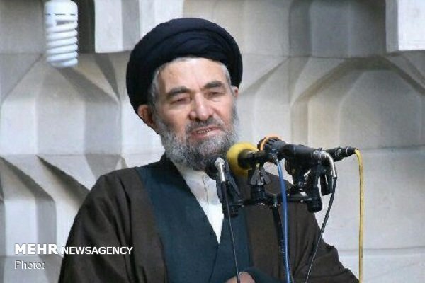 حضور در راهپیمایی۲۲بهمن امسال مشتی محکم بر دهان دشمنان انقلاب است