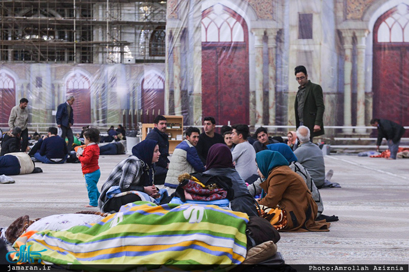 اسکان مسافران گرفتار در برف در حرم مطهر امام خمینی(س)